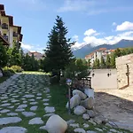Family Vyani Apartment *