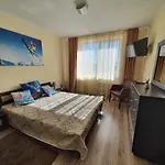 Family Vyani Apartment *